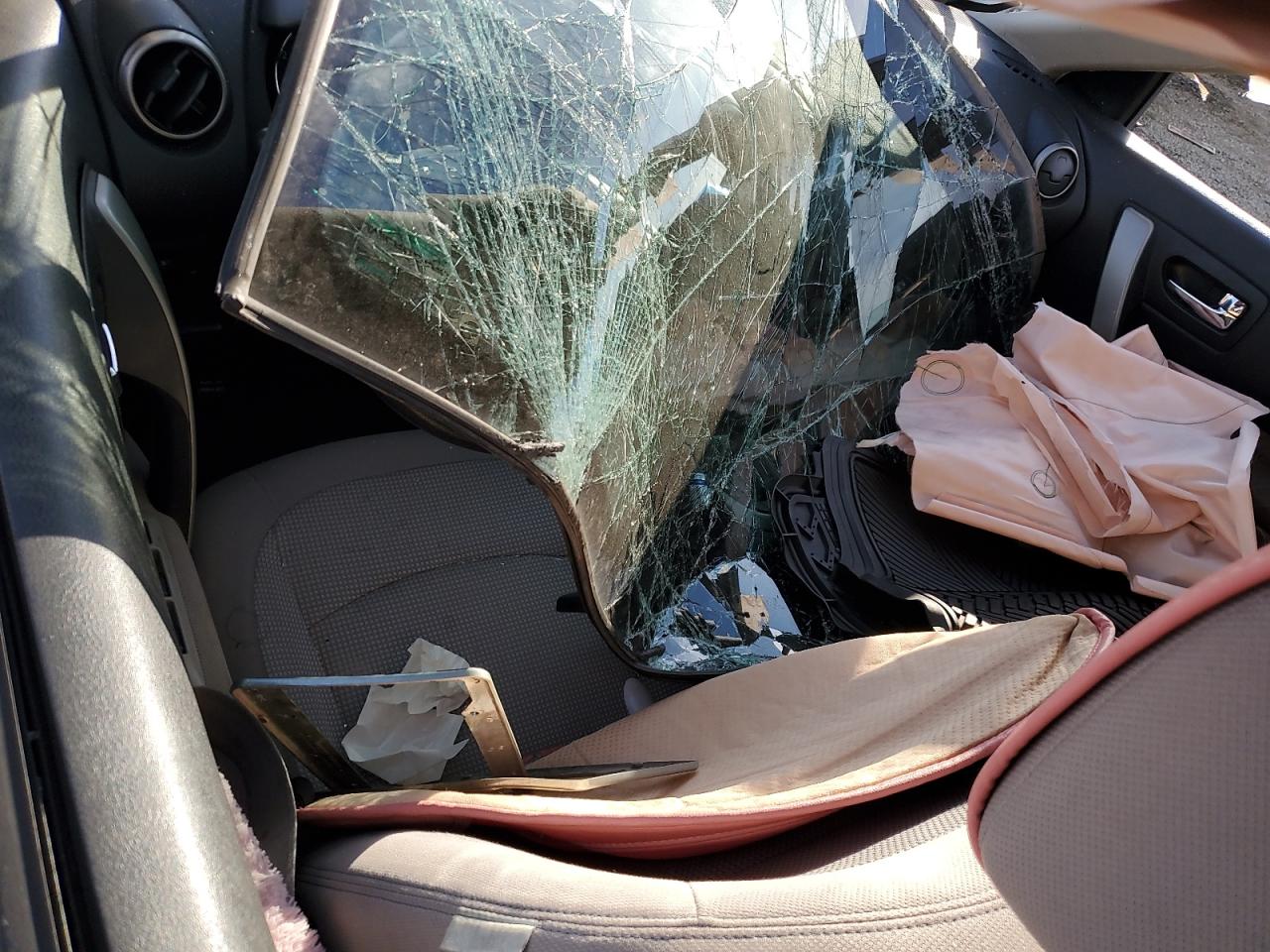 2011 Nissan Rogue - Image 8