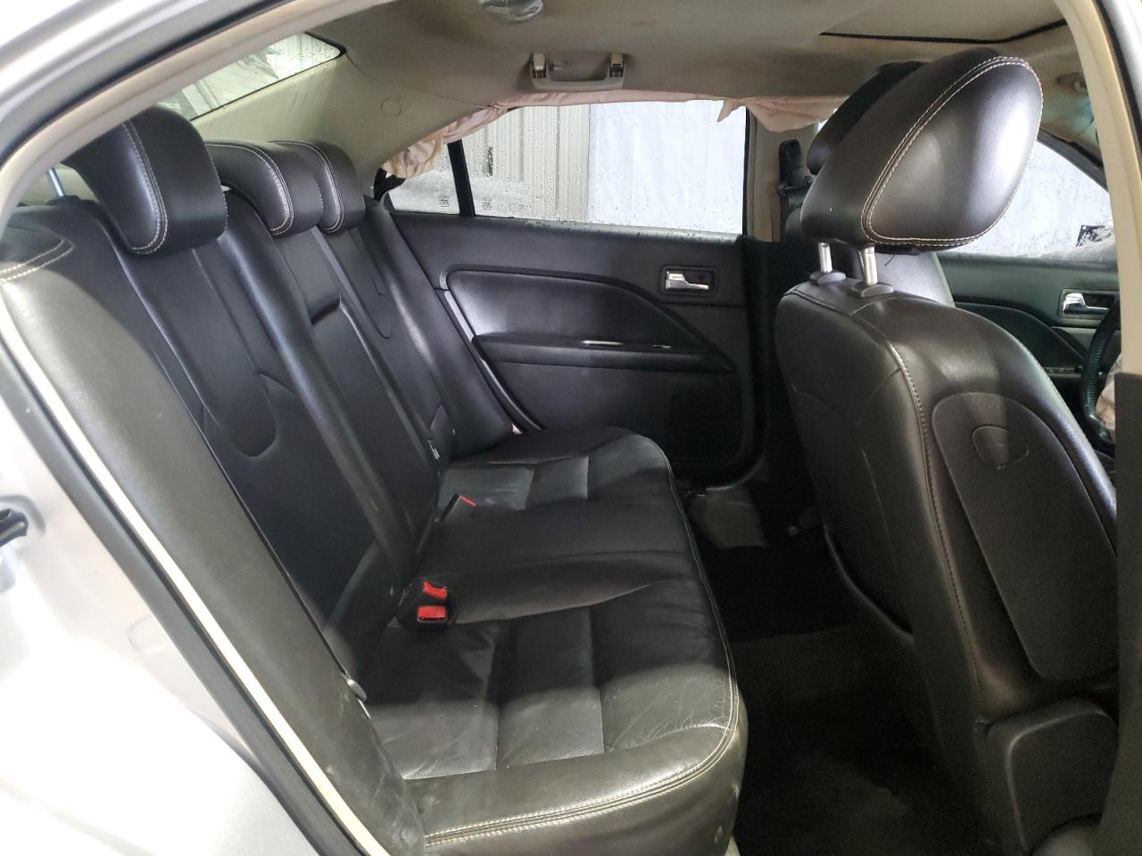 2010 Ford Fusion - Image 10