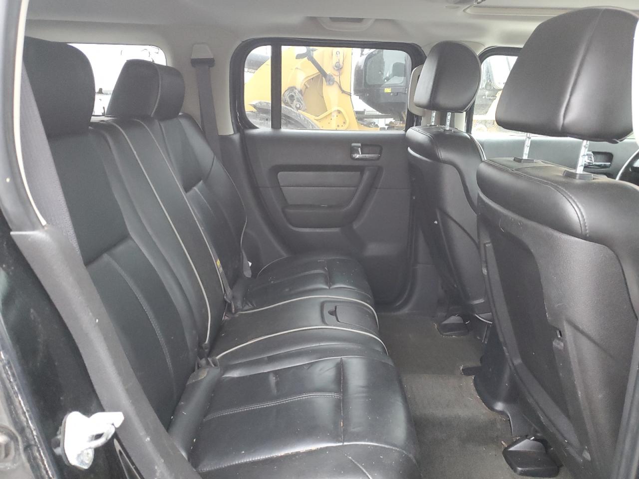 2006 Hummer H3 - Image 11