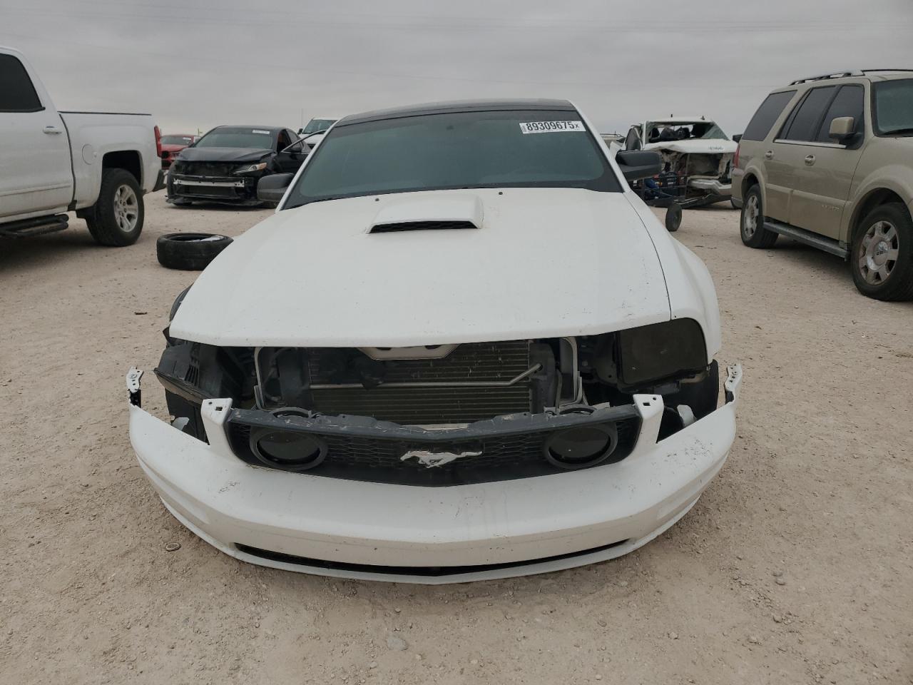 2009 Ford Mustang - Image 5
