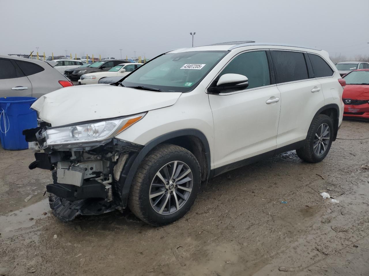 2019 Toyota Highlander - Image 1