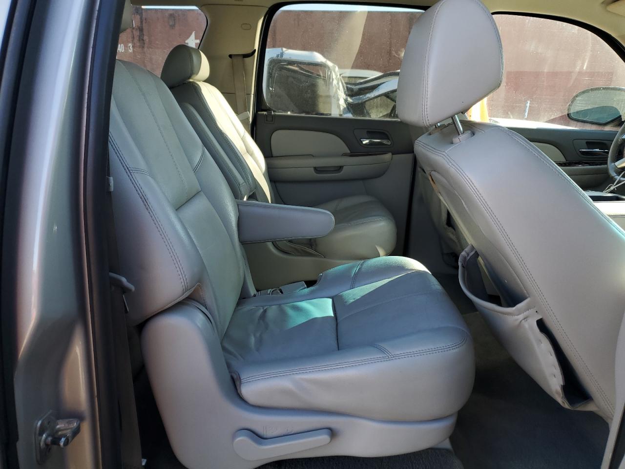2007 GMC Yukon - Image 11