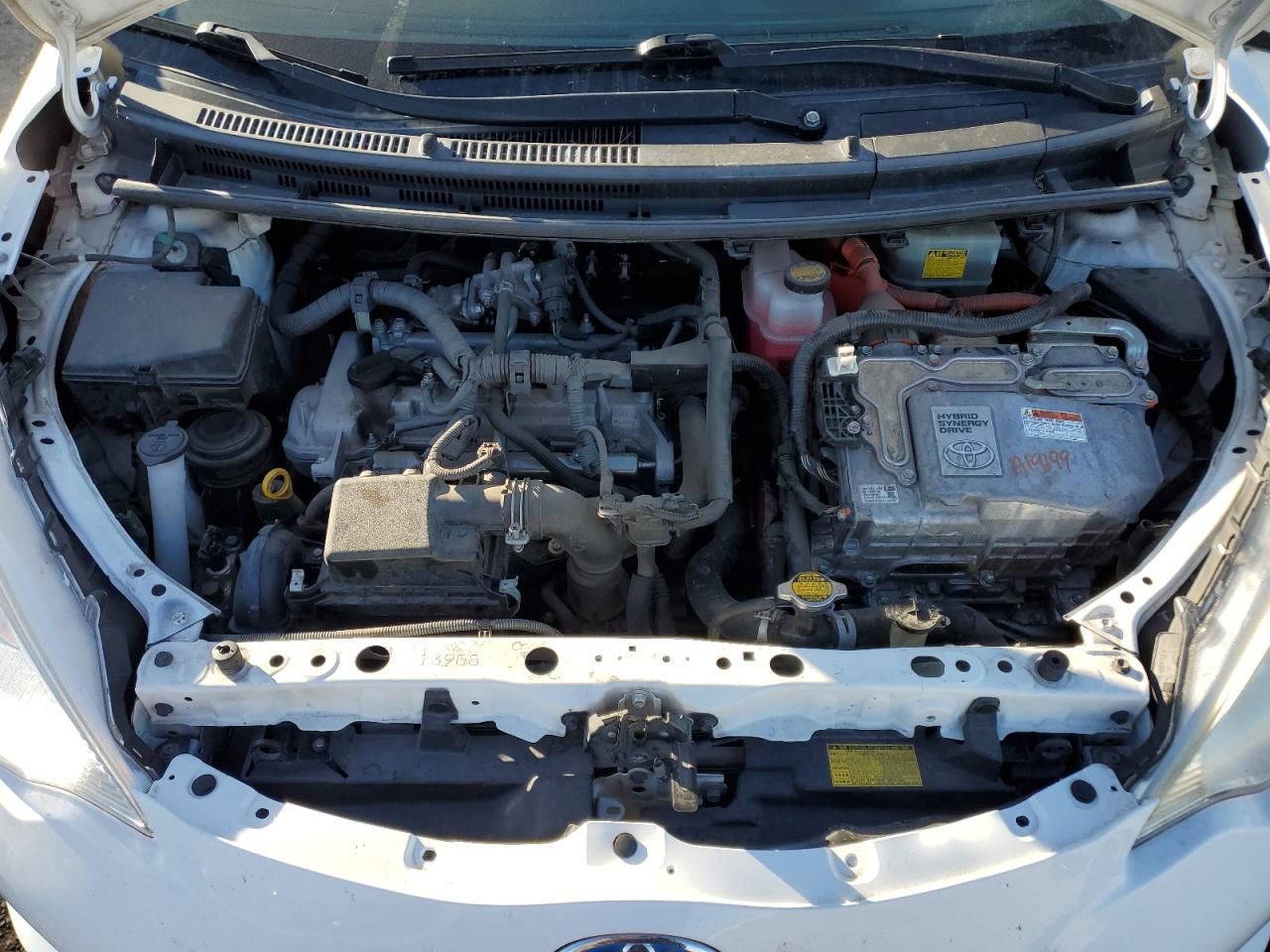 2014 Toyota Prius - Image 11