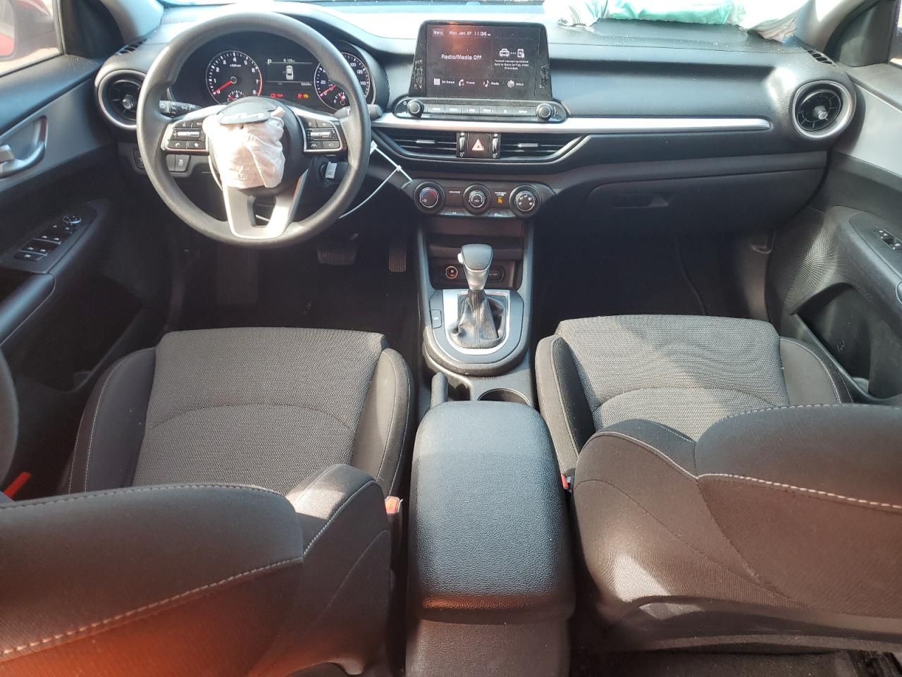 2022 Kia Forte - Image 8