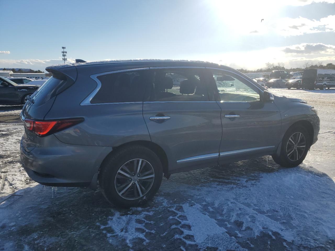 2019 Infiniti QX60 - Image 3