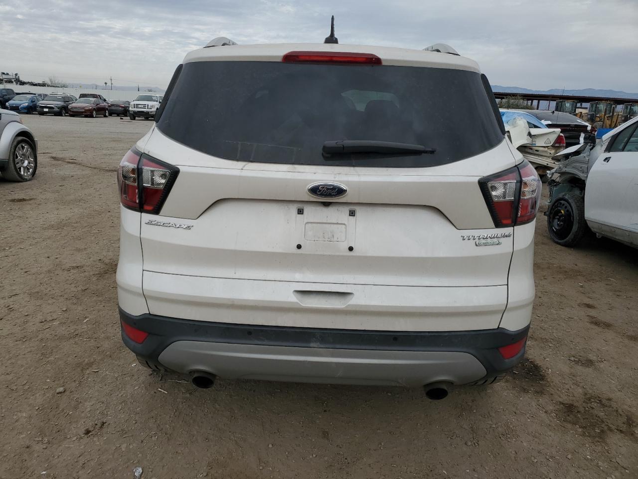 VIN 1FMCU0J94HUA61835 2017 FORD ESCAPE no.6