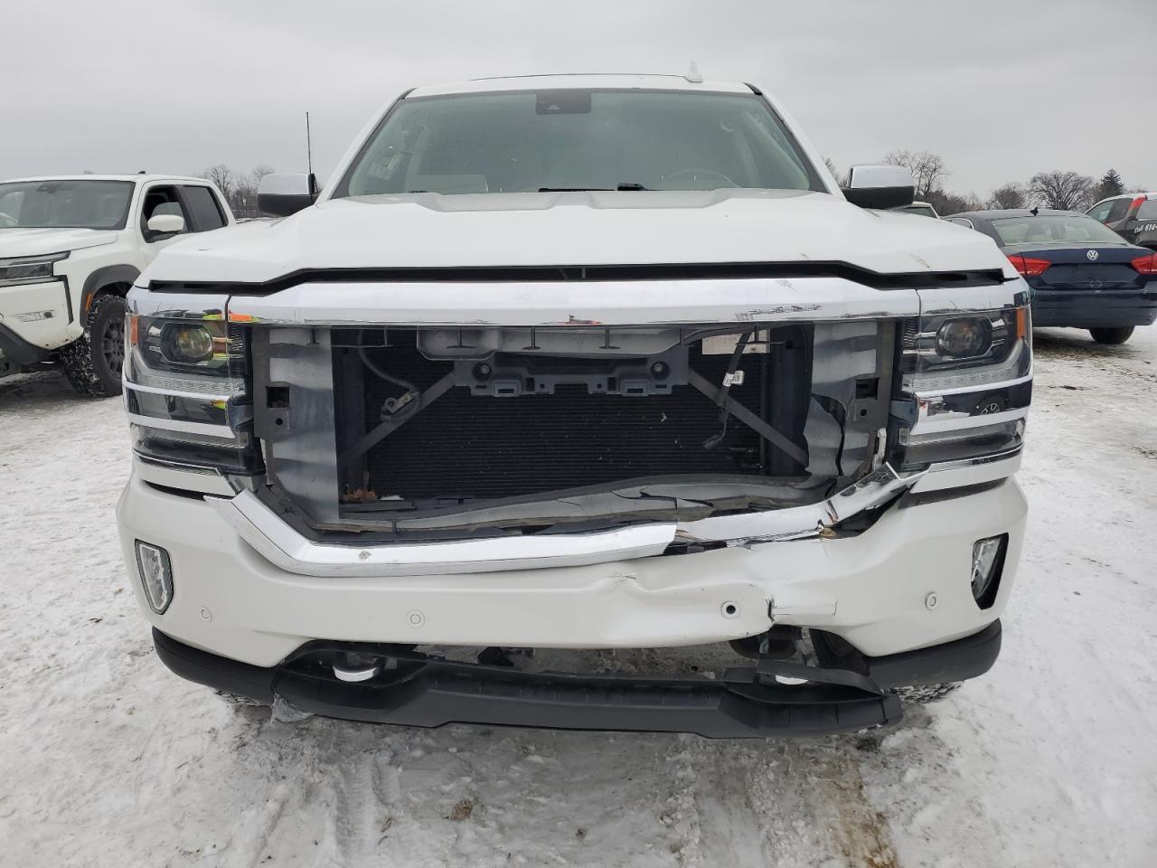 2016 Chevrolet Silverado - Image 5