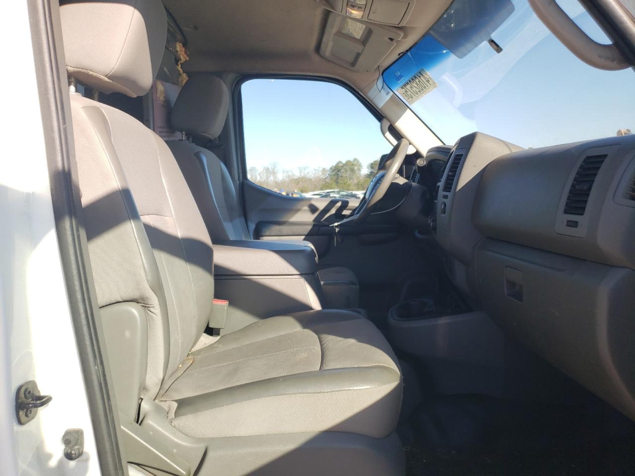 2015 Nissan NV - Image 7