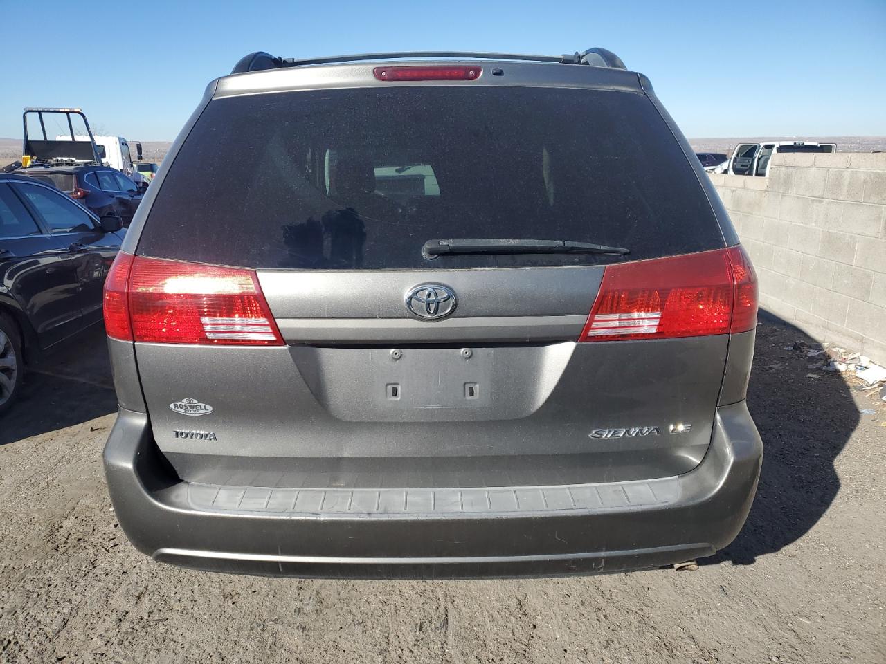 2004 Toyota Sienna - Image 6