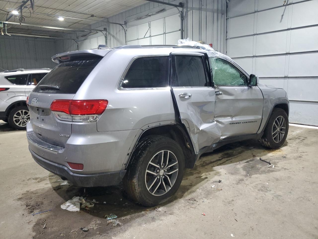 2018 Jeep Grand Cherokee - Image 3