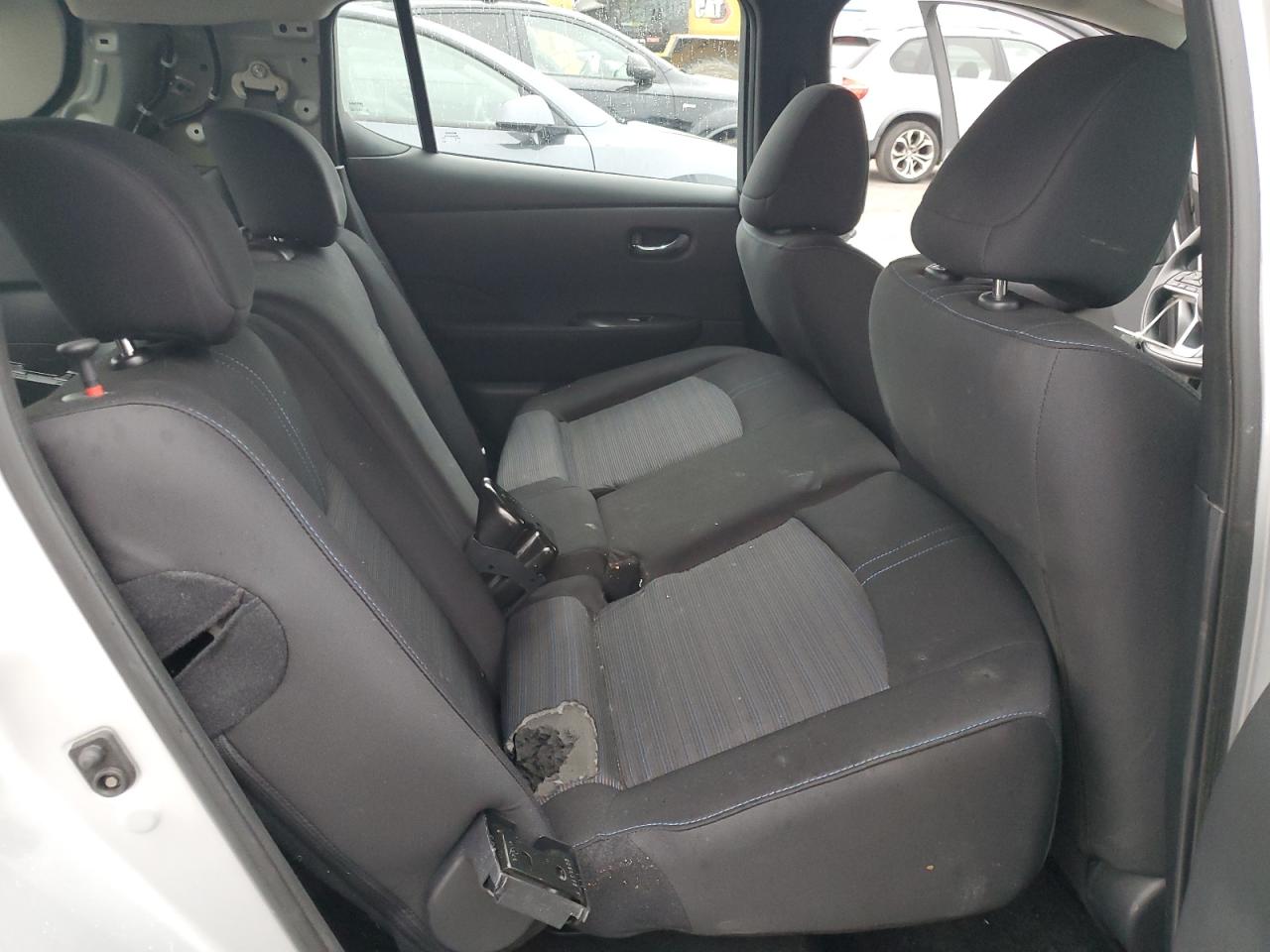 2019 Nissan Leaf - Image 11