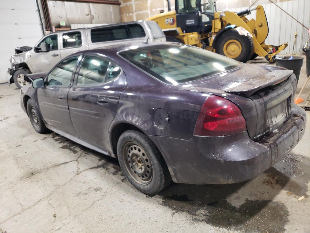 2007 Pontiac Grand Prix - Image 2
