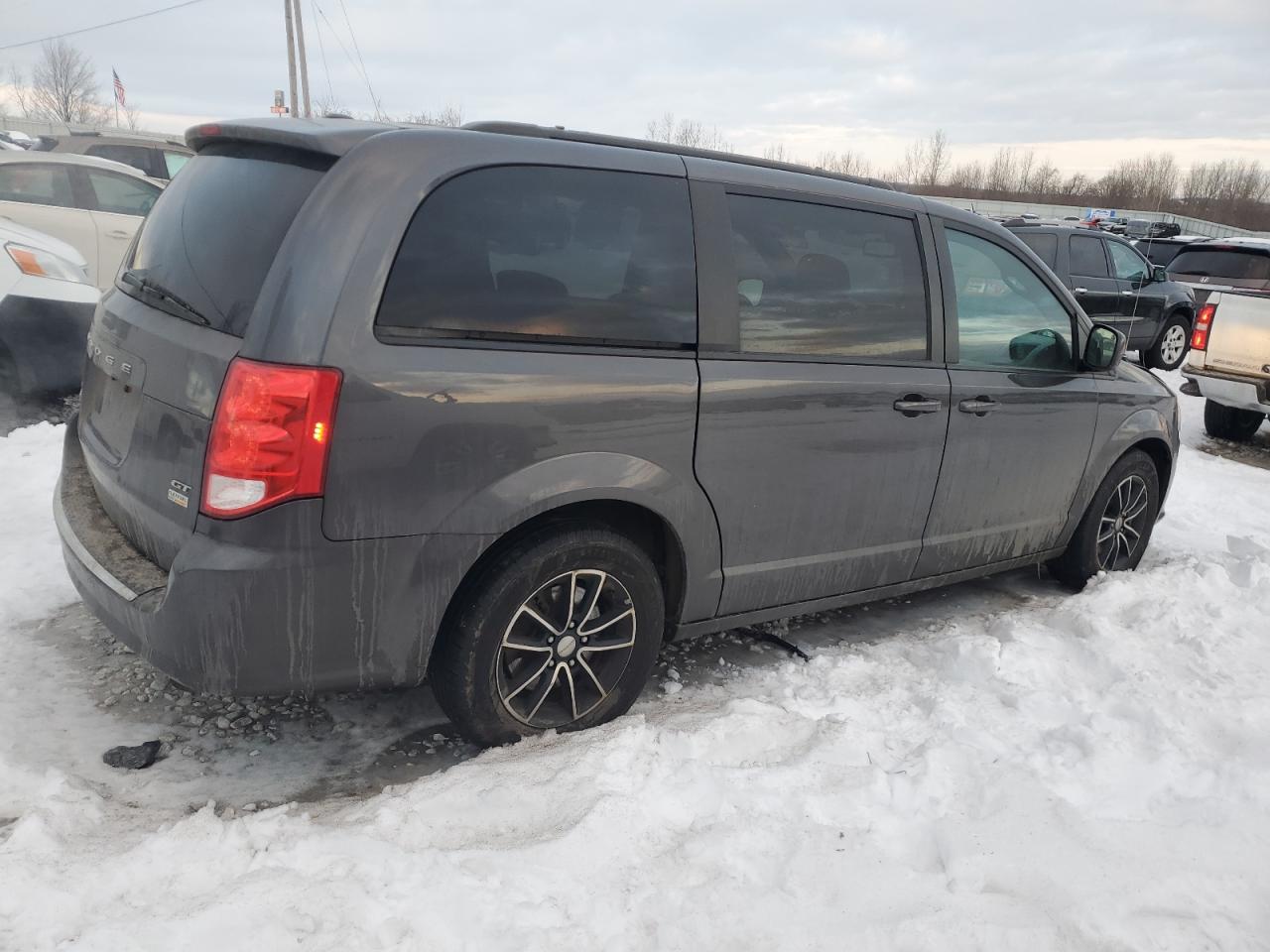 2018 Dodge Caravan - Image 3