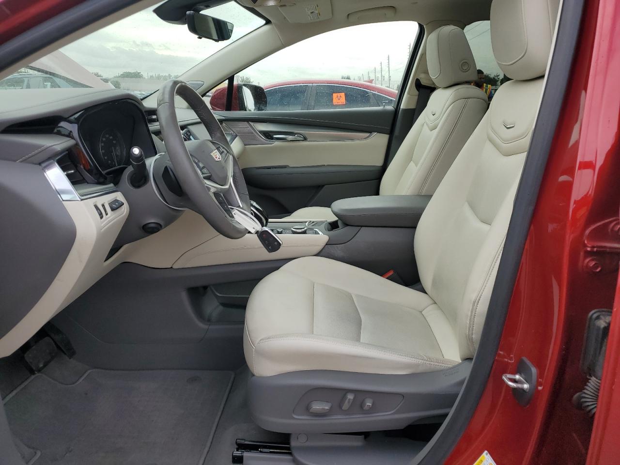 2021 Cadillac XT5 - Image 7