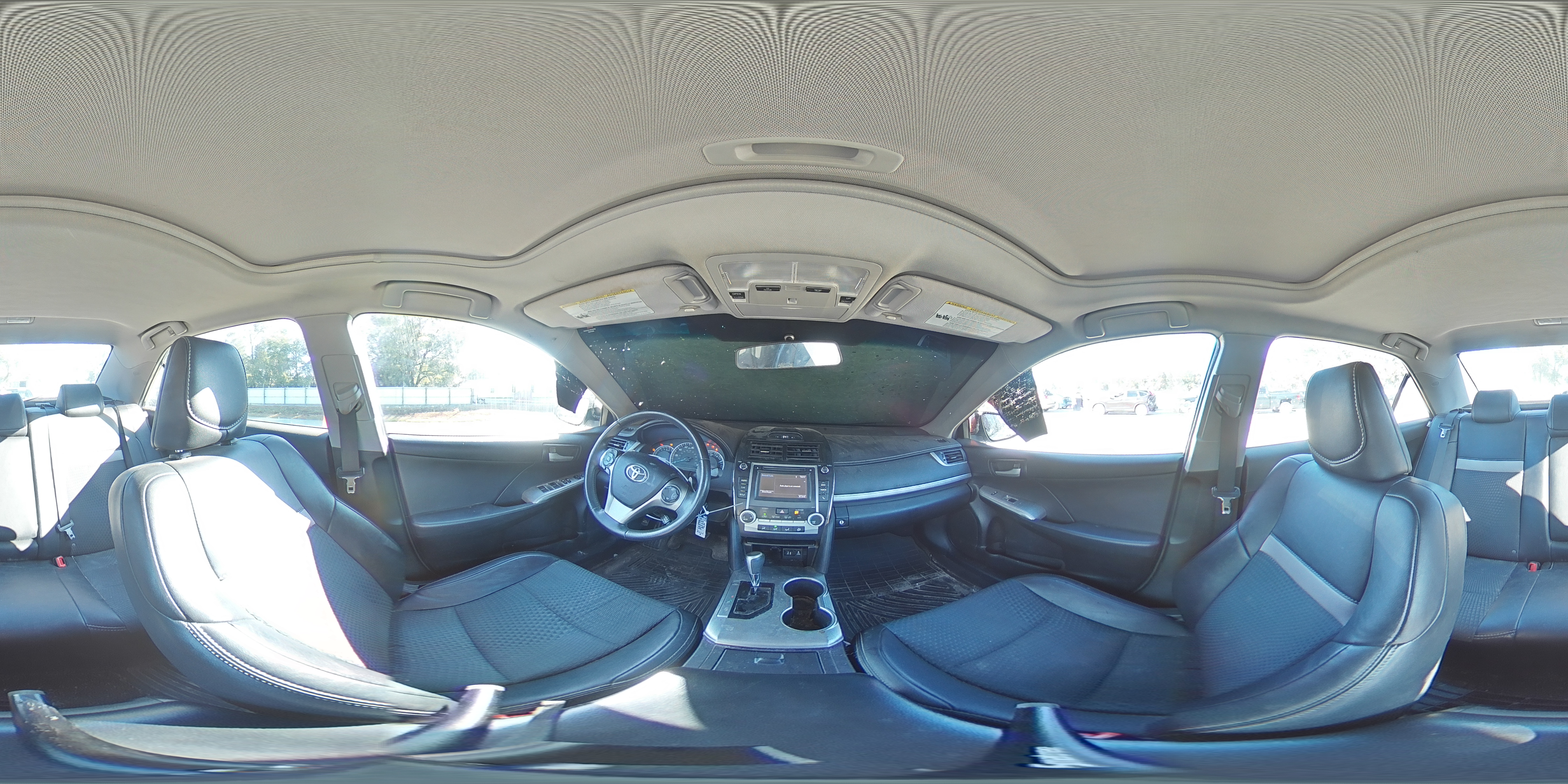 2014 Toyota Camry - Image 14