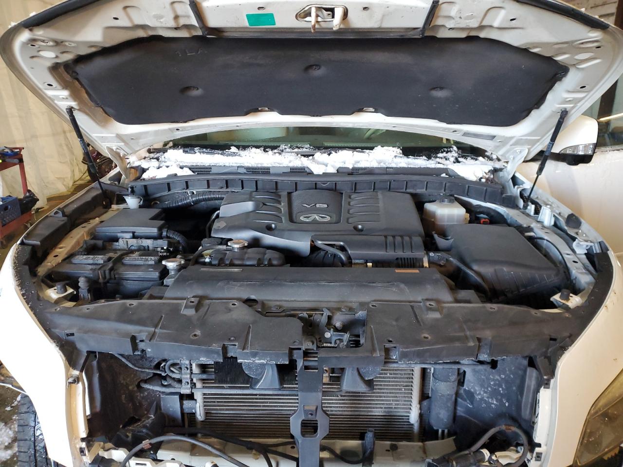 2011 Infiniti QX56 - Image 12