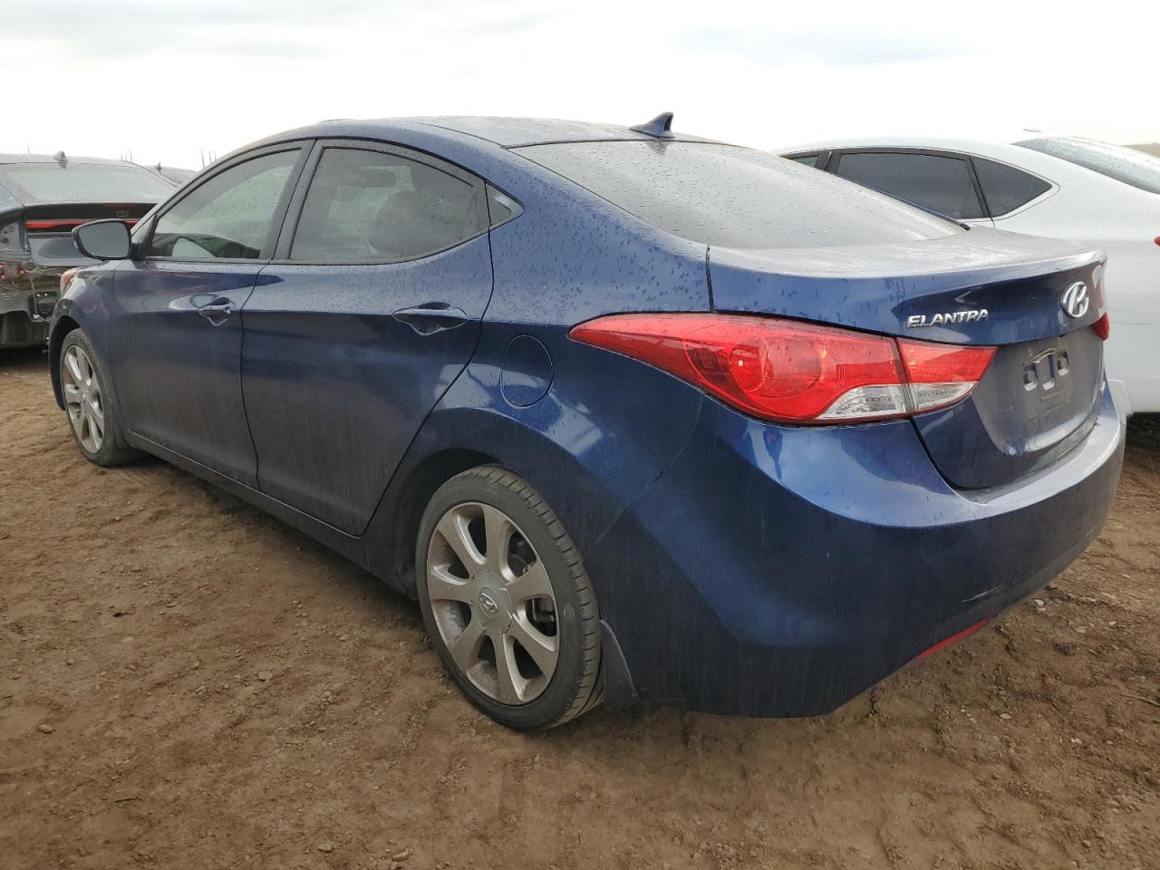 2013 Hyundai Elantra - Image 2