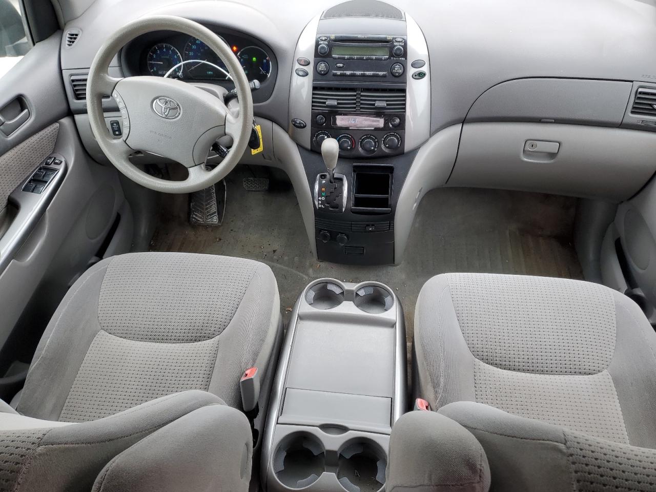 2006 Toyota Sienna - Image 8