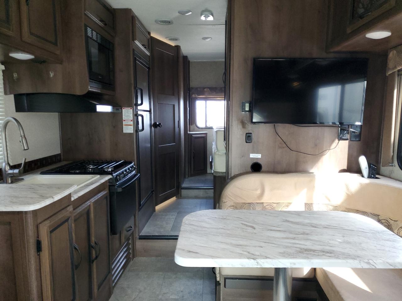 2017 Chevrolet Express - Image 6