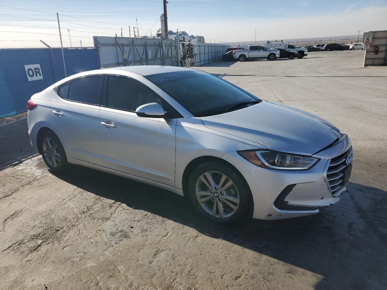 VIN KMHD84LF1HU064548 2017 HYUNDAI ELANTRA no.4