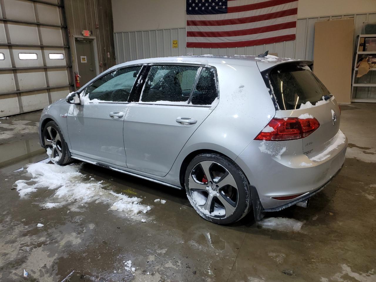 2016 Volkswagen GTI - Image 2