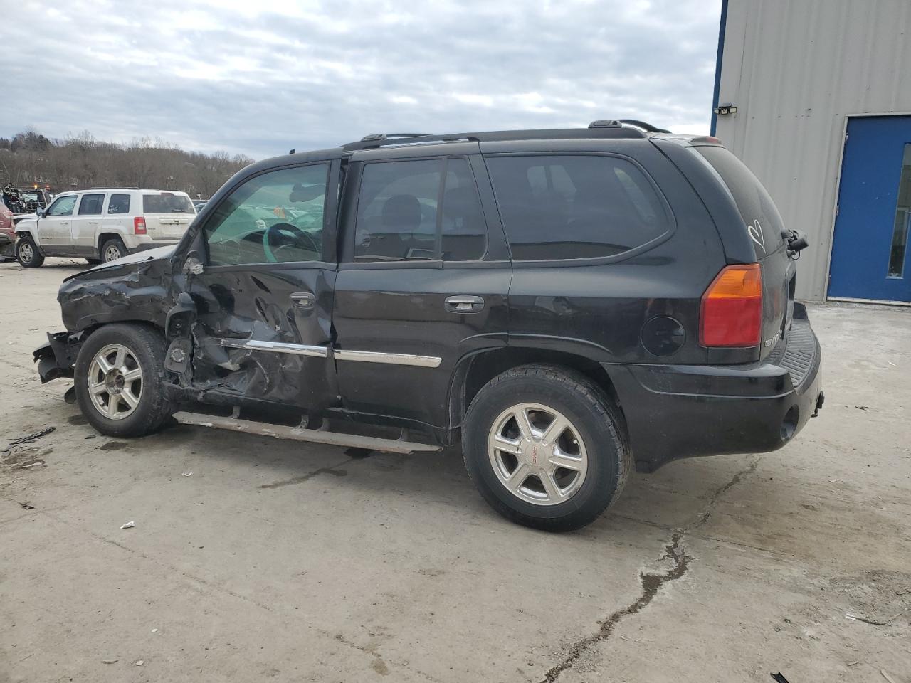 2008 GMC Envoy - Image 2