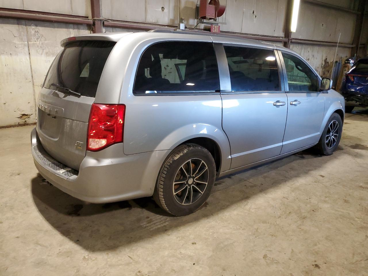 2018 Dodge Caravan - Image 3