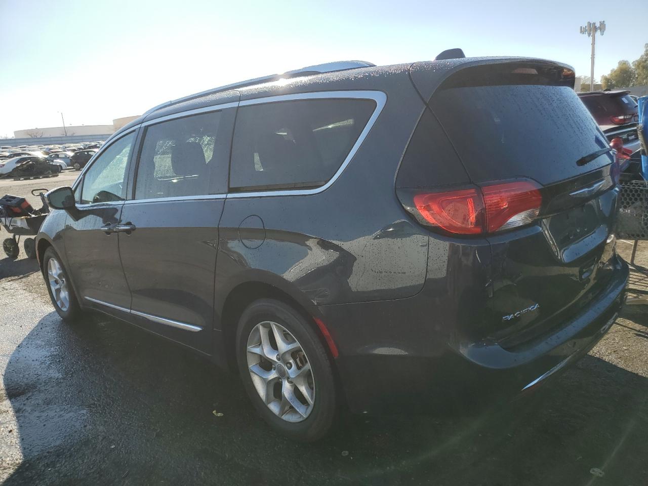 2020 Chrysler Pacifica - Image 2