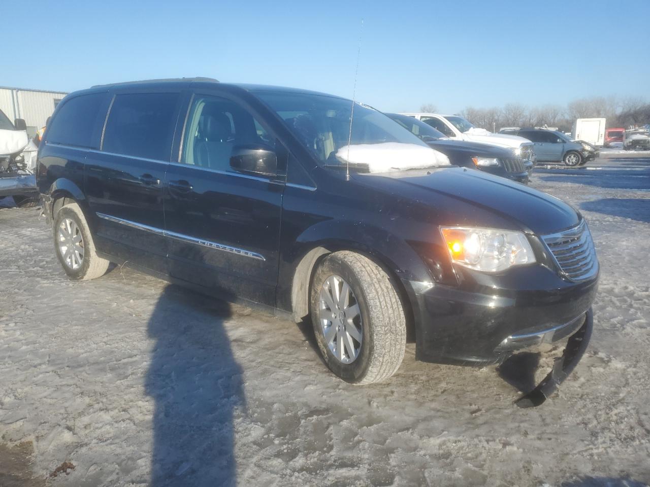 2016 Chrysler Town & Country - Image 4