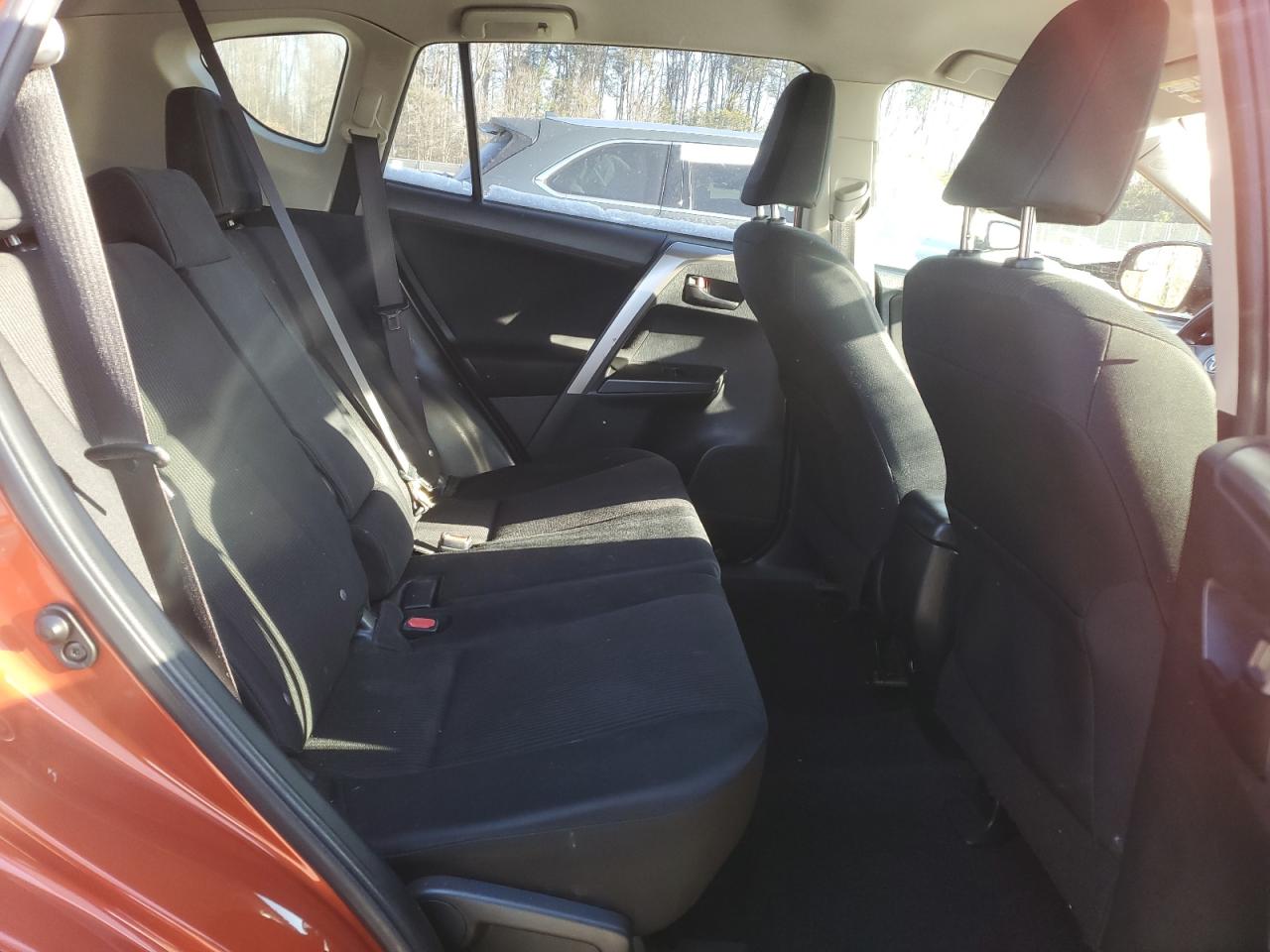 2016 Toyota RAV 4 - Image 11