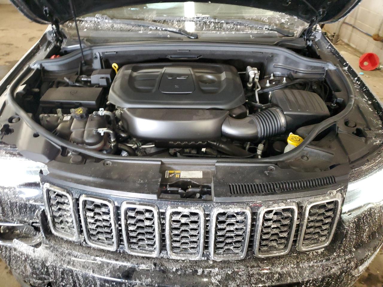 2020 Jeep Grand Cherokee - Image 12