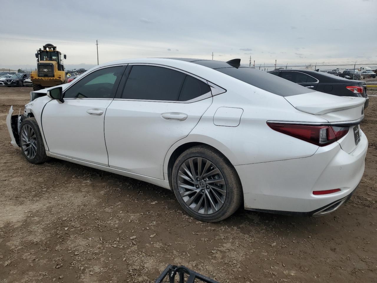 2024 Lexus ES - Image 2