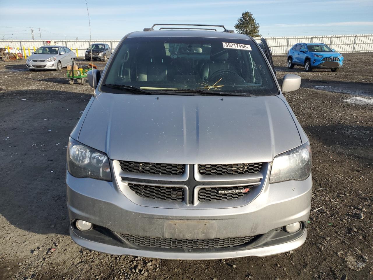 2017 Dodge Caravan - Image 5