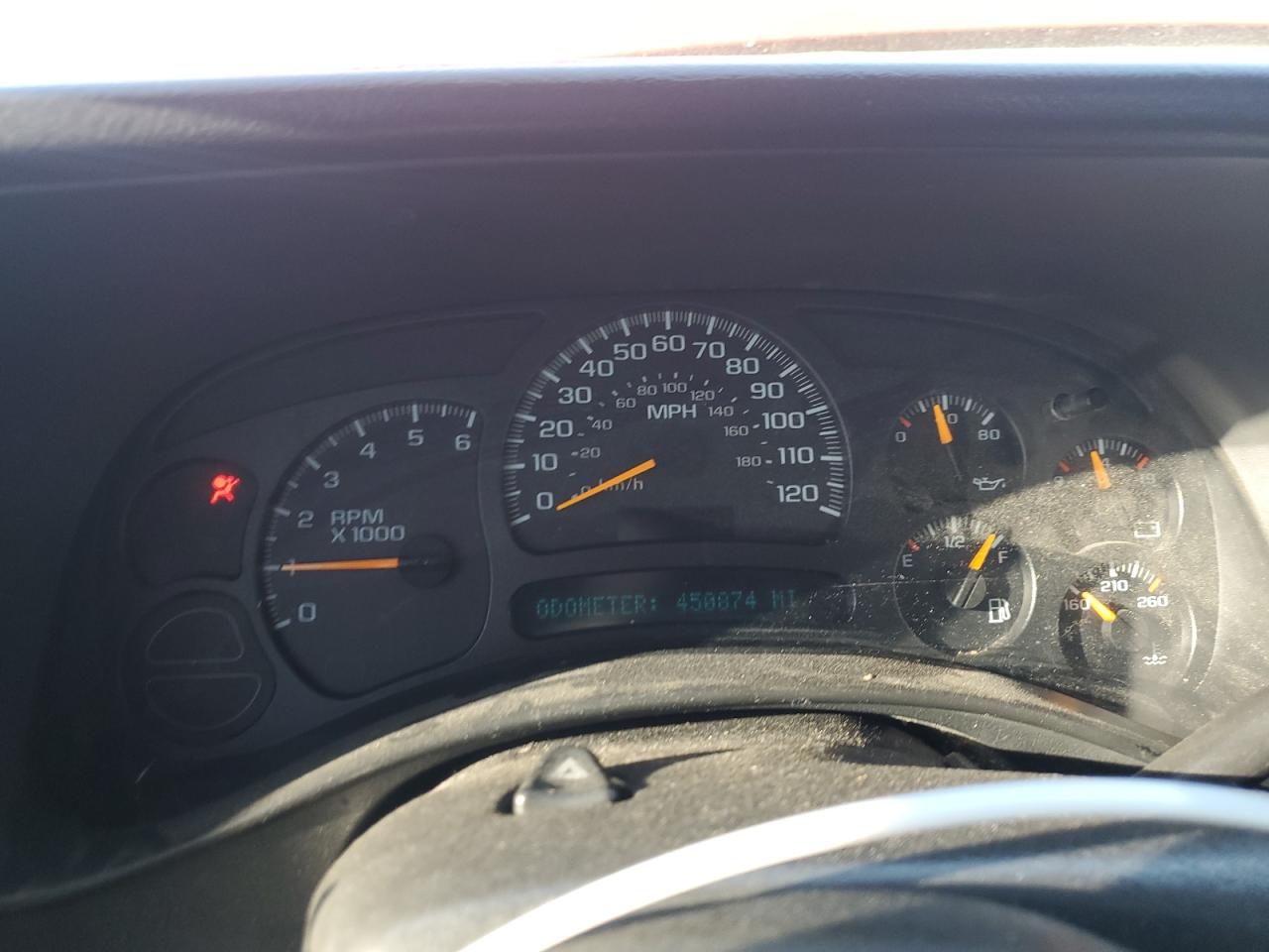 2004 Chevrolet Silverado - Image 9