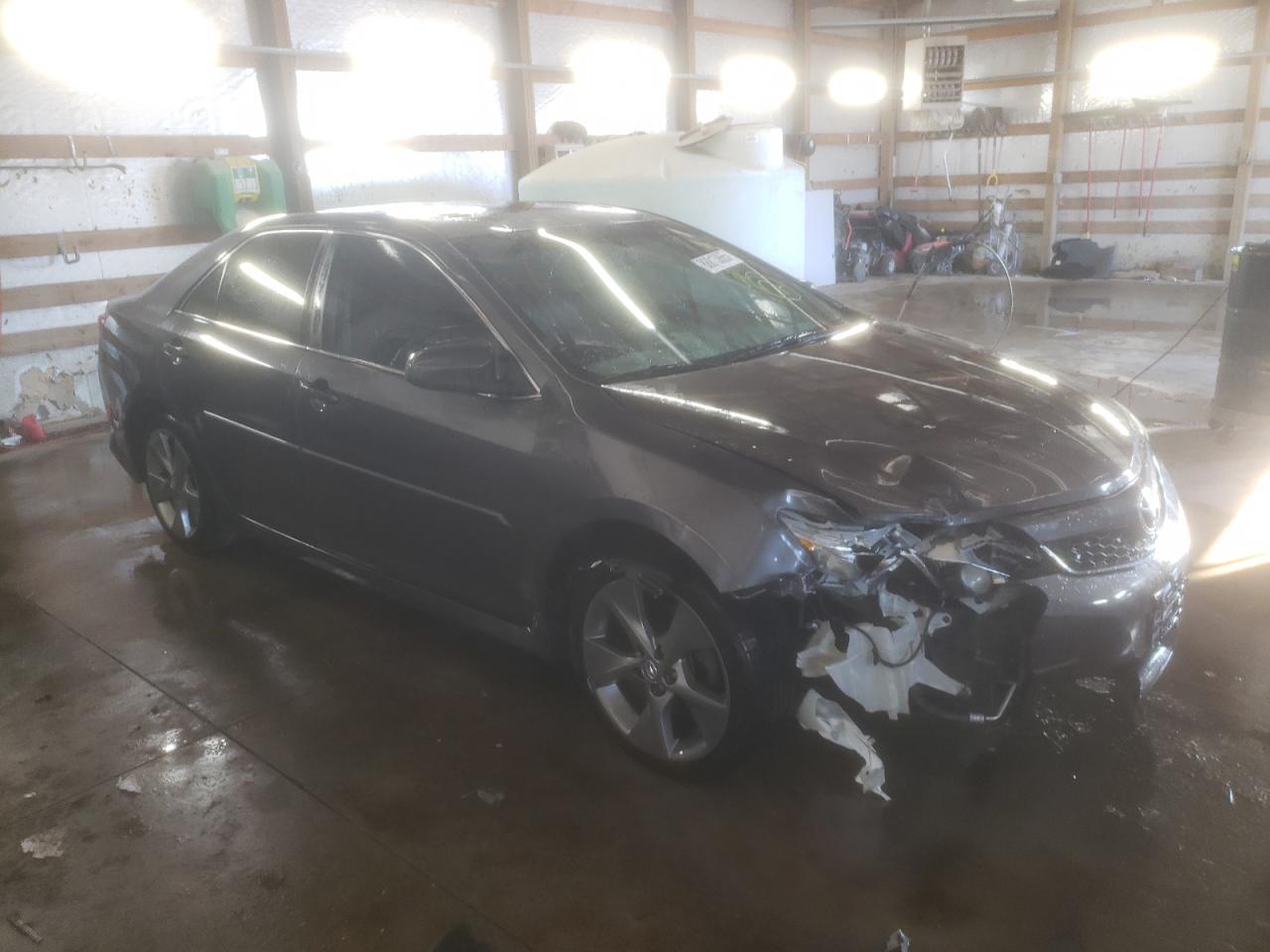 2014 Toyota Camry - Image 4