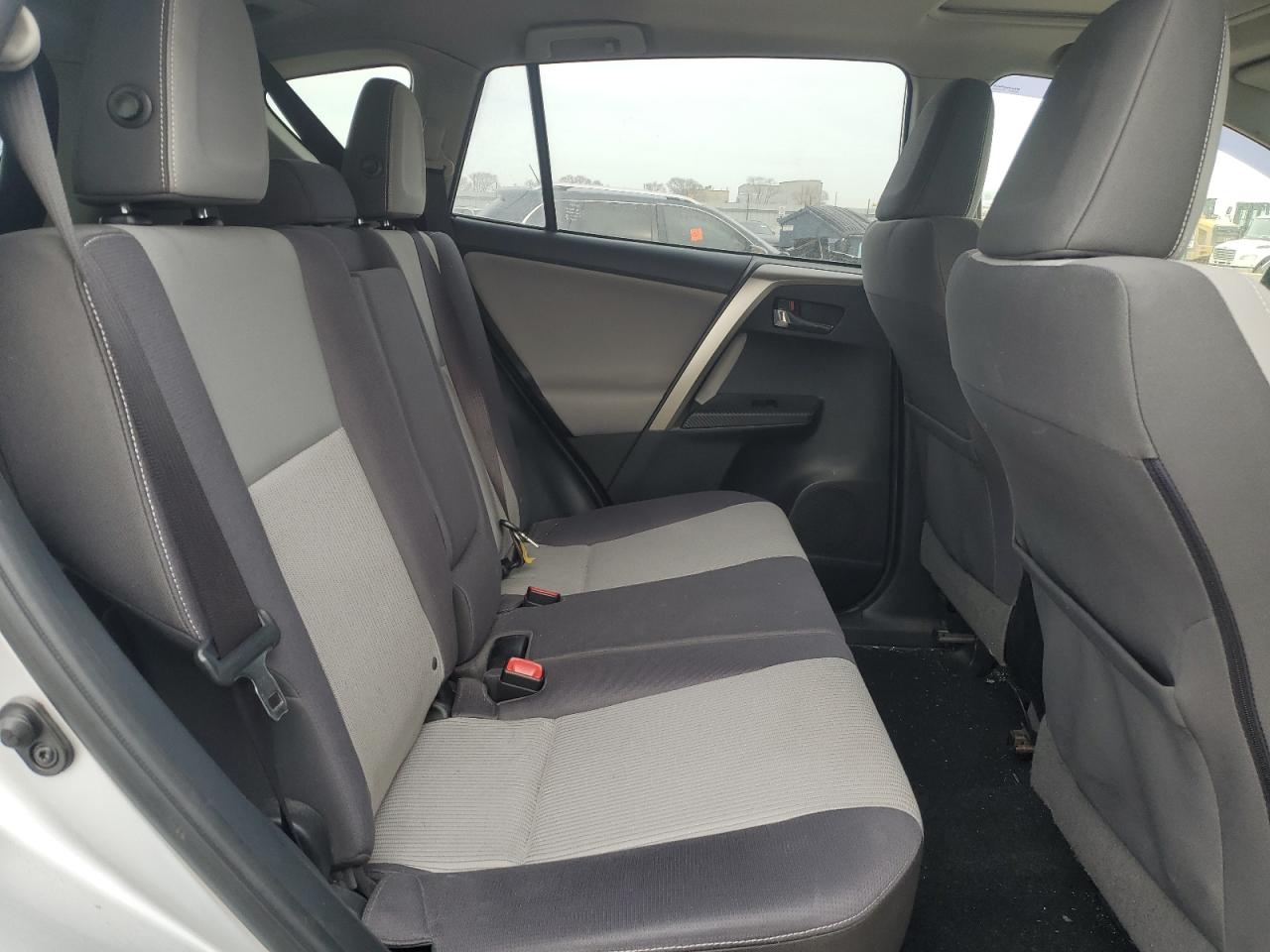 2015 Toyota RAV 4 - Image 11