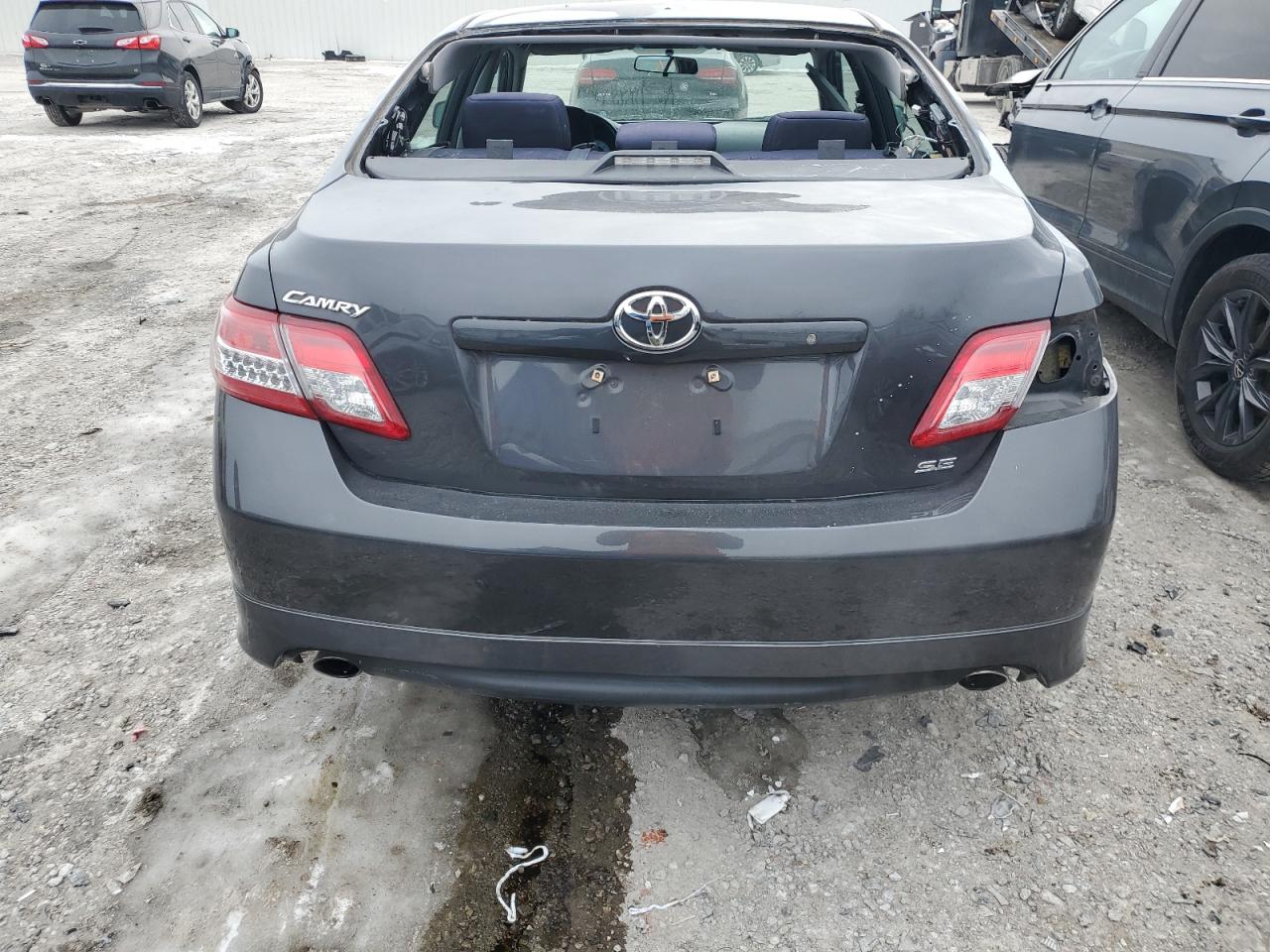 2010 Toyota Camry - Image 6