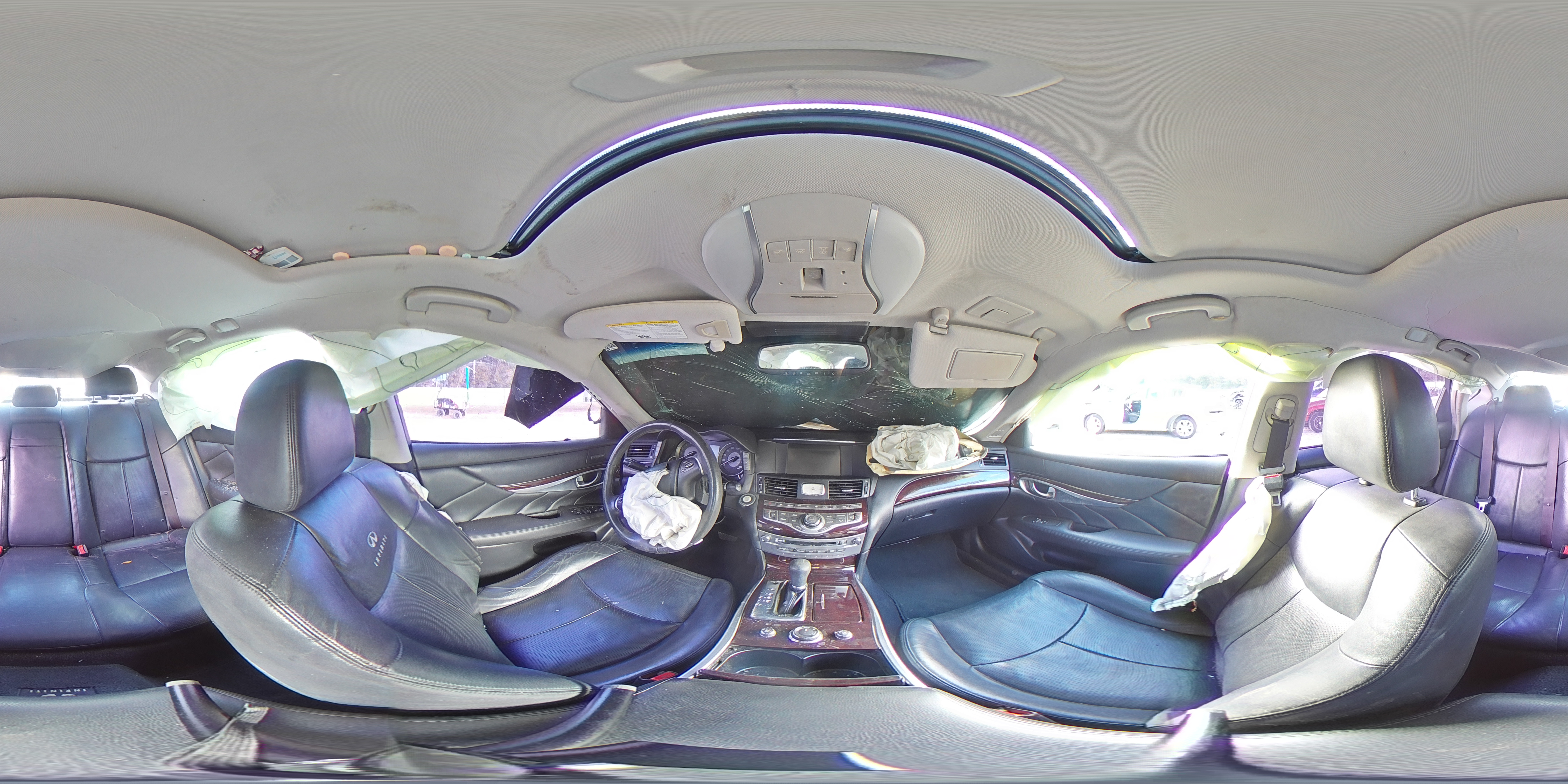 2012 Infiniti M - Image 15