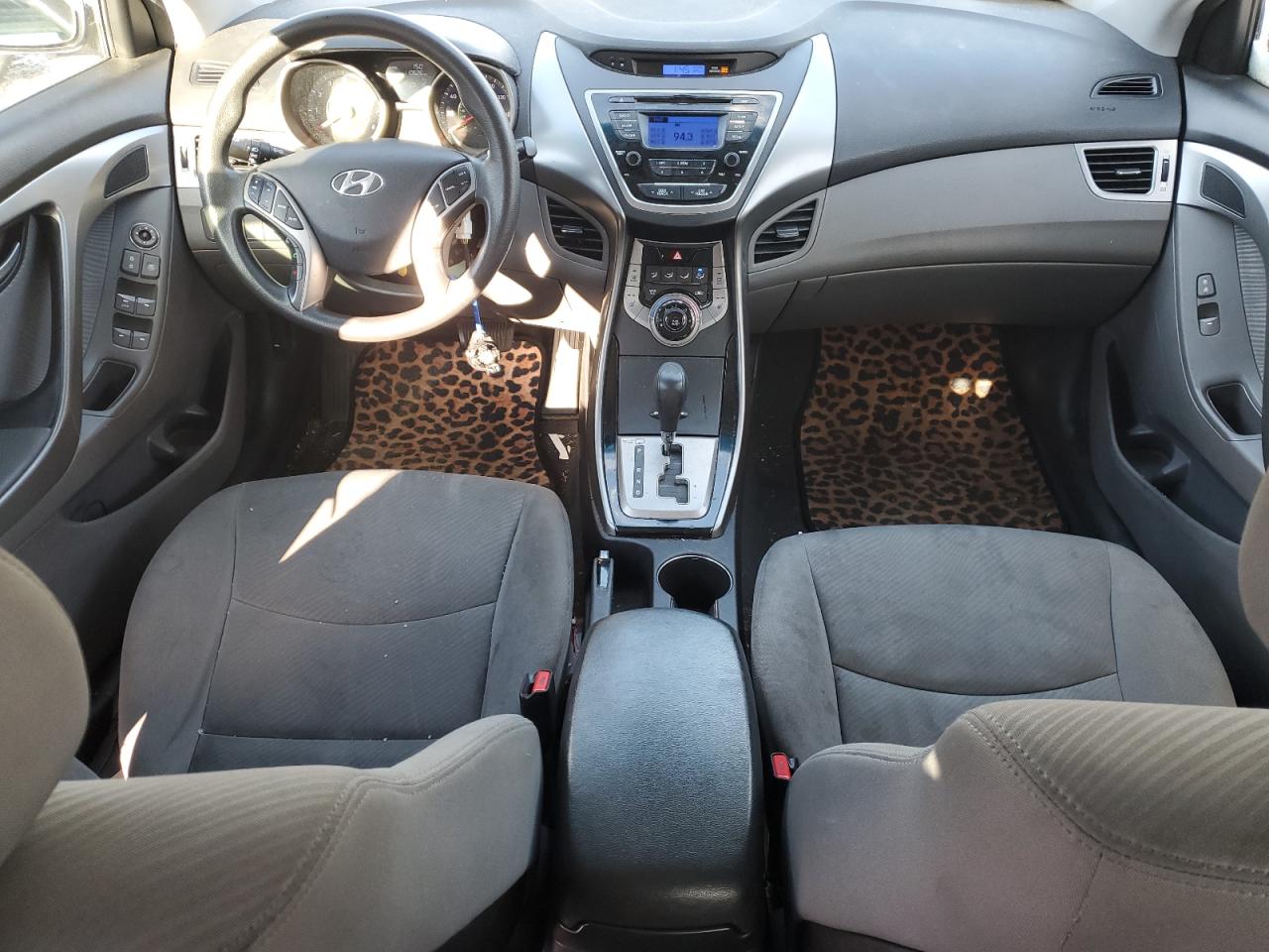 2013 Hyundai Elantra - Image 8
