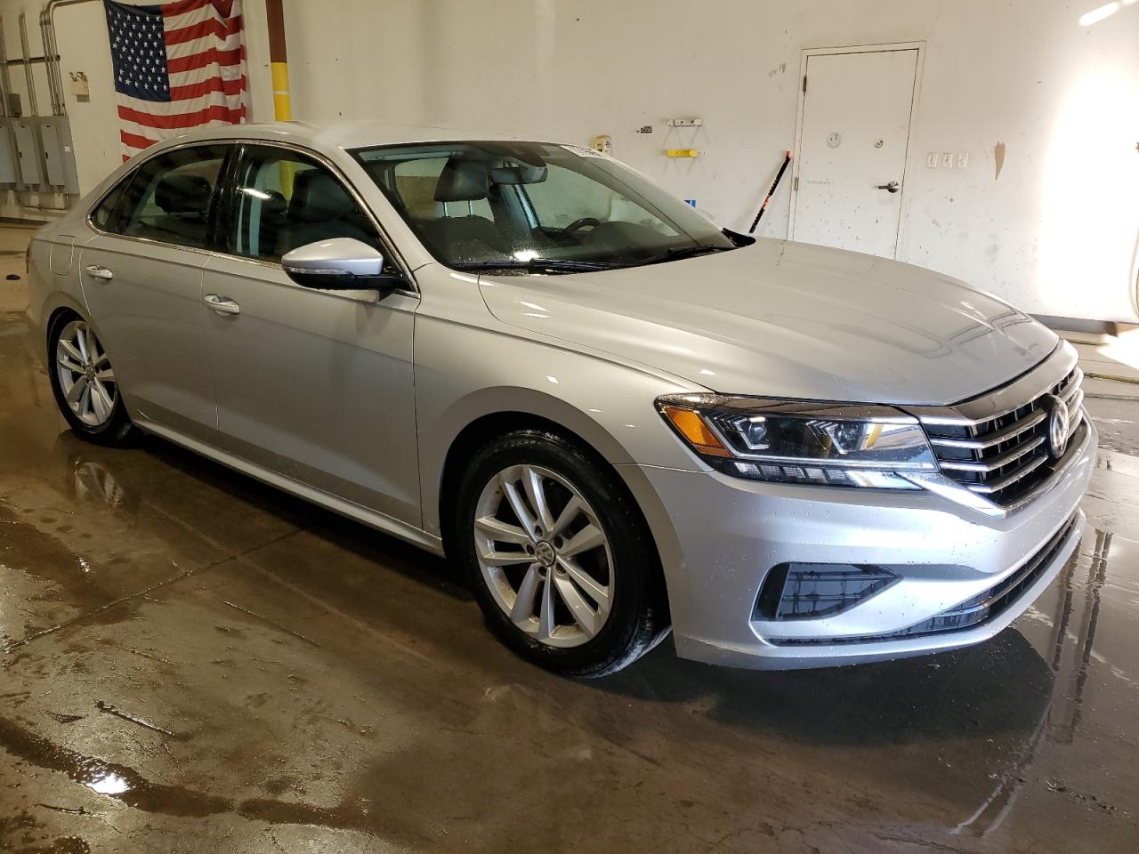 2020 Volkswagen Passat - Image 4