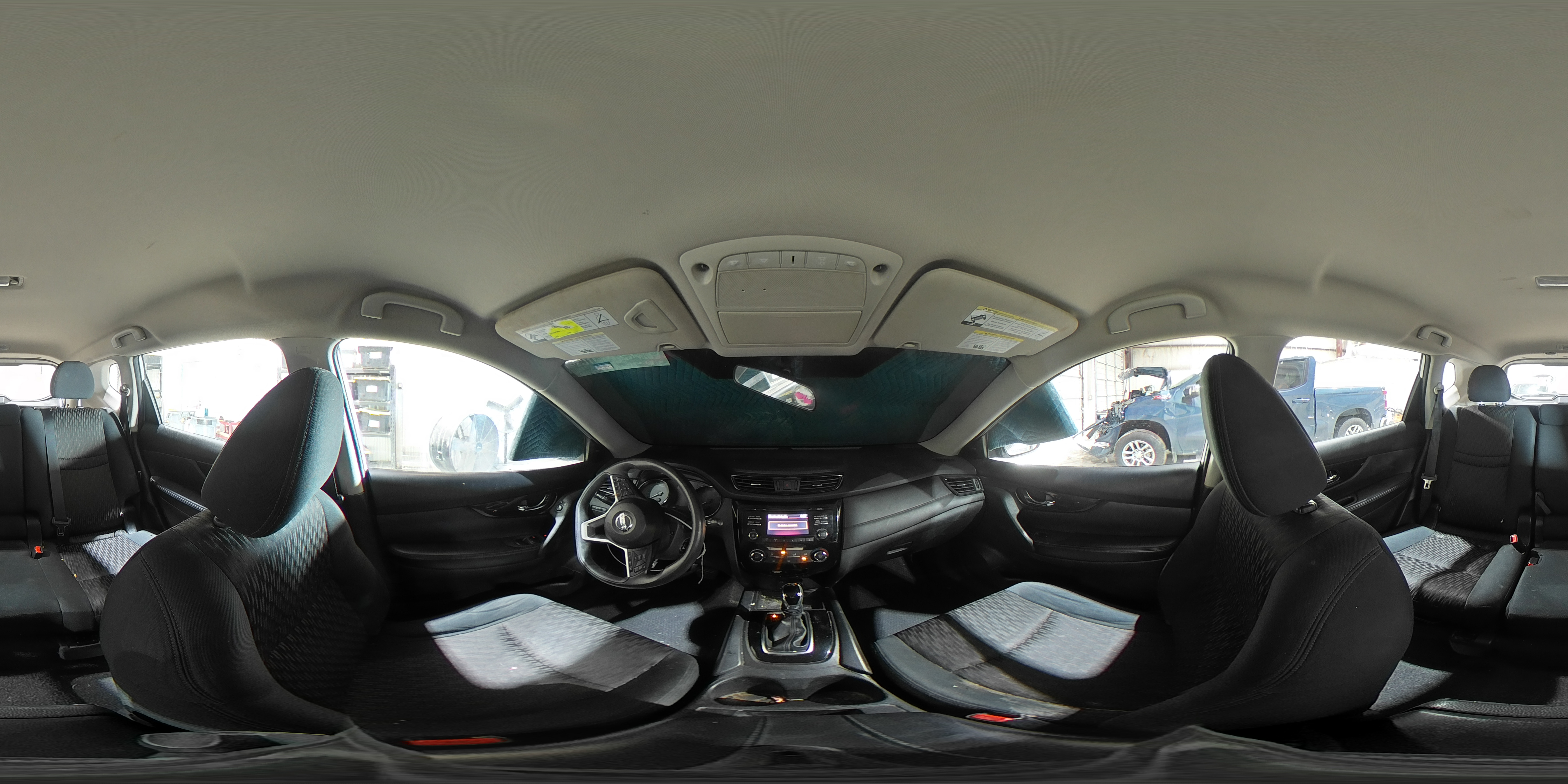 2017 Nissan Rogue - Image 14
