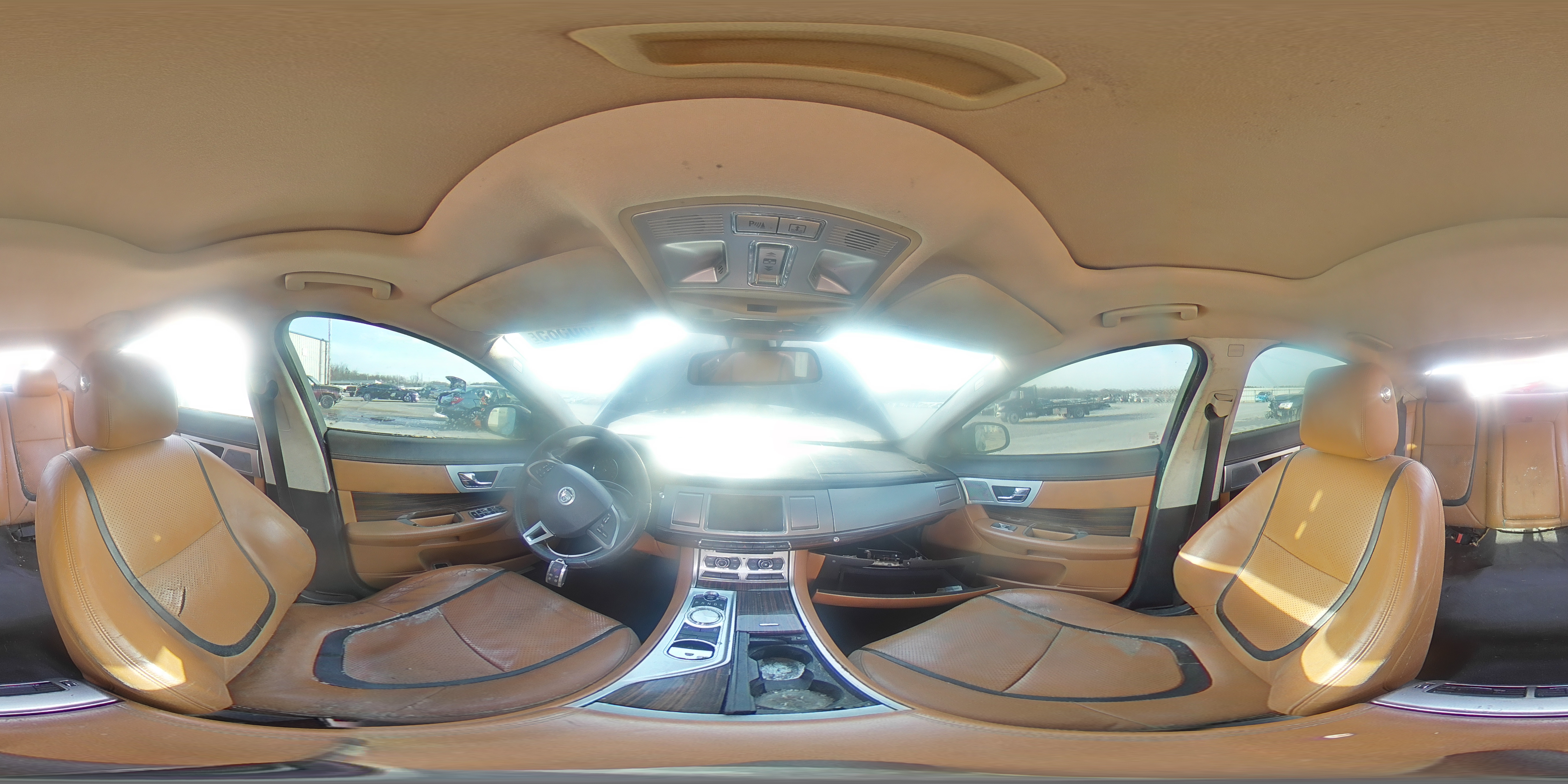 2012 Jaguar XF - Image 15