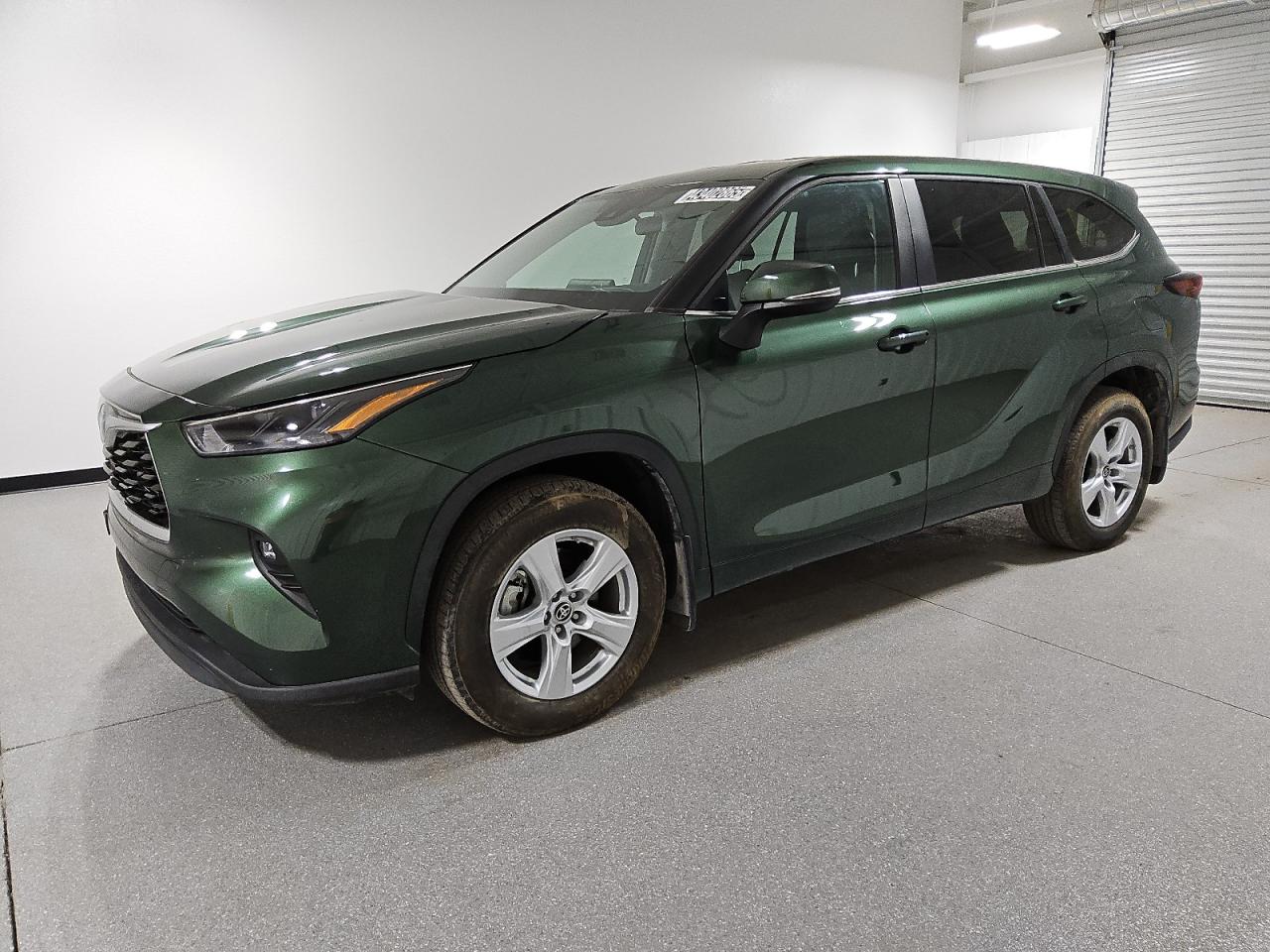 2024 Toyota Highlander - Image 1