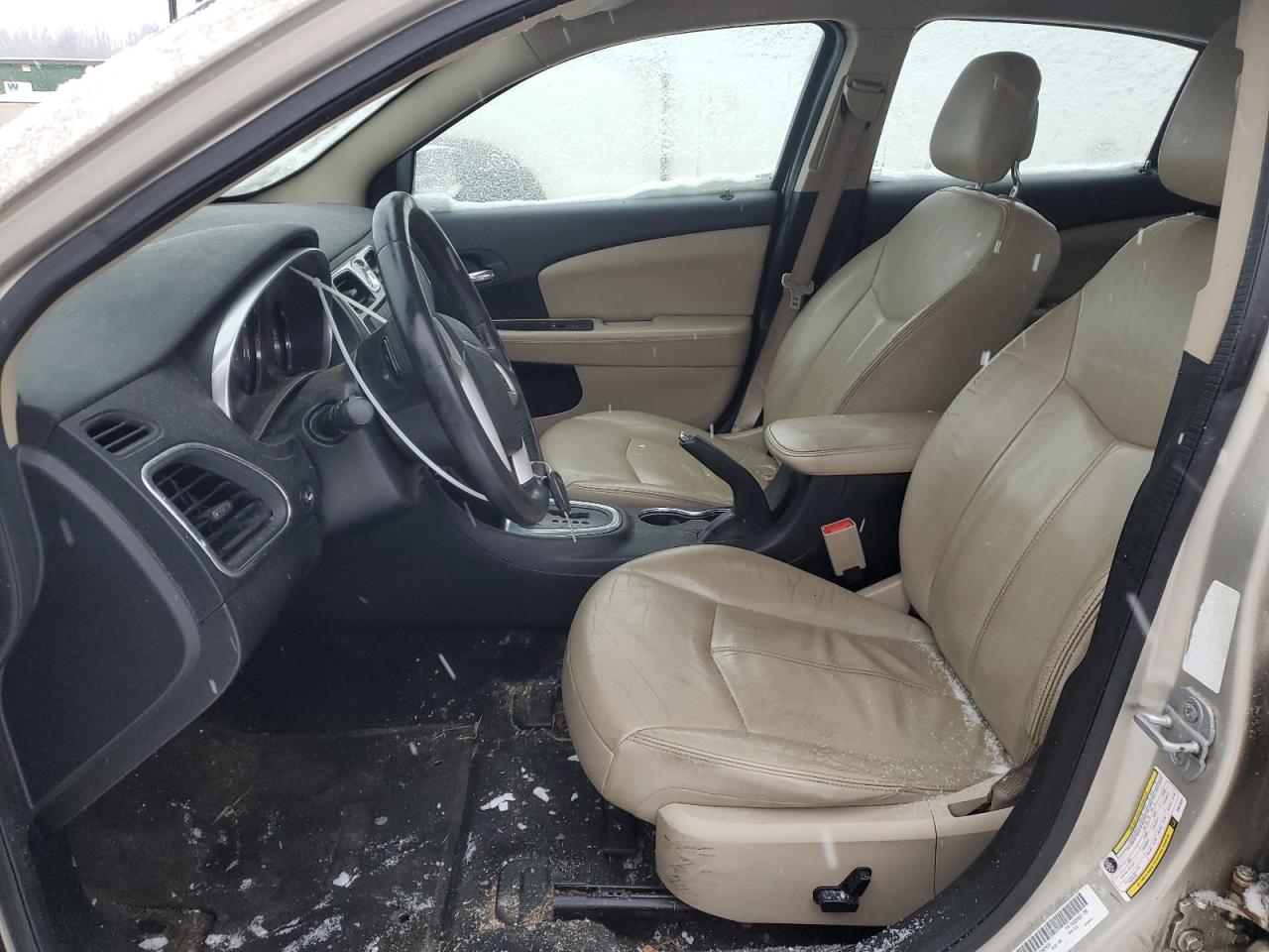 2013 Chrysler 200 - Image 7