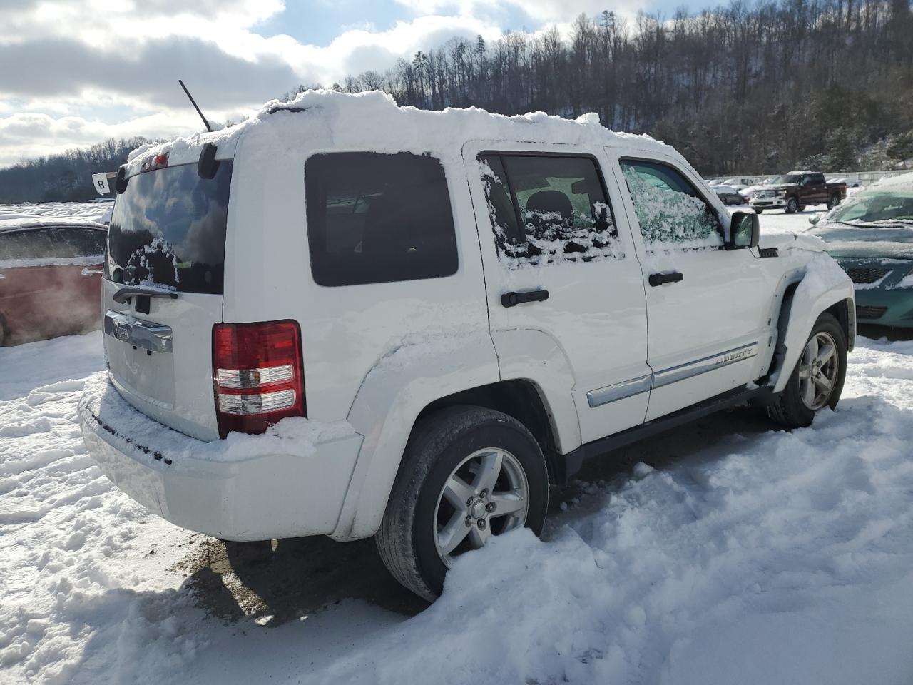 2012 Jeep Liberty (North America) - Image 3