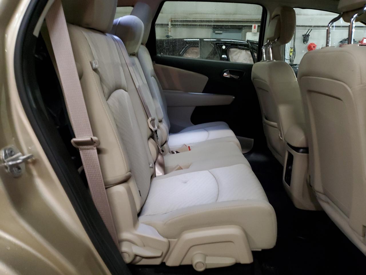 2011 Dodge Journey - Image 11
