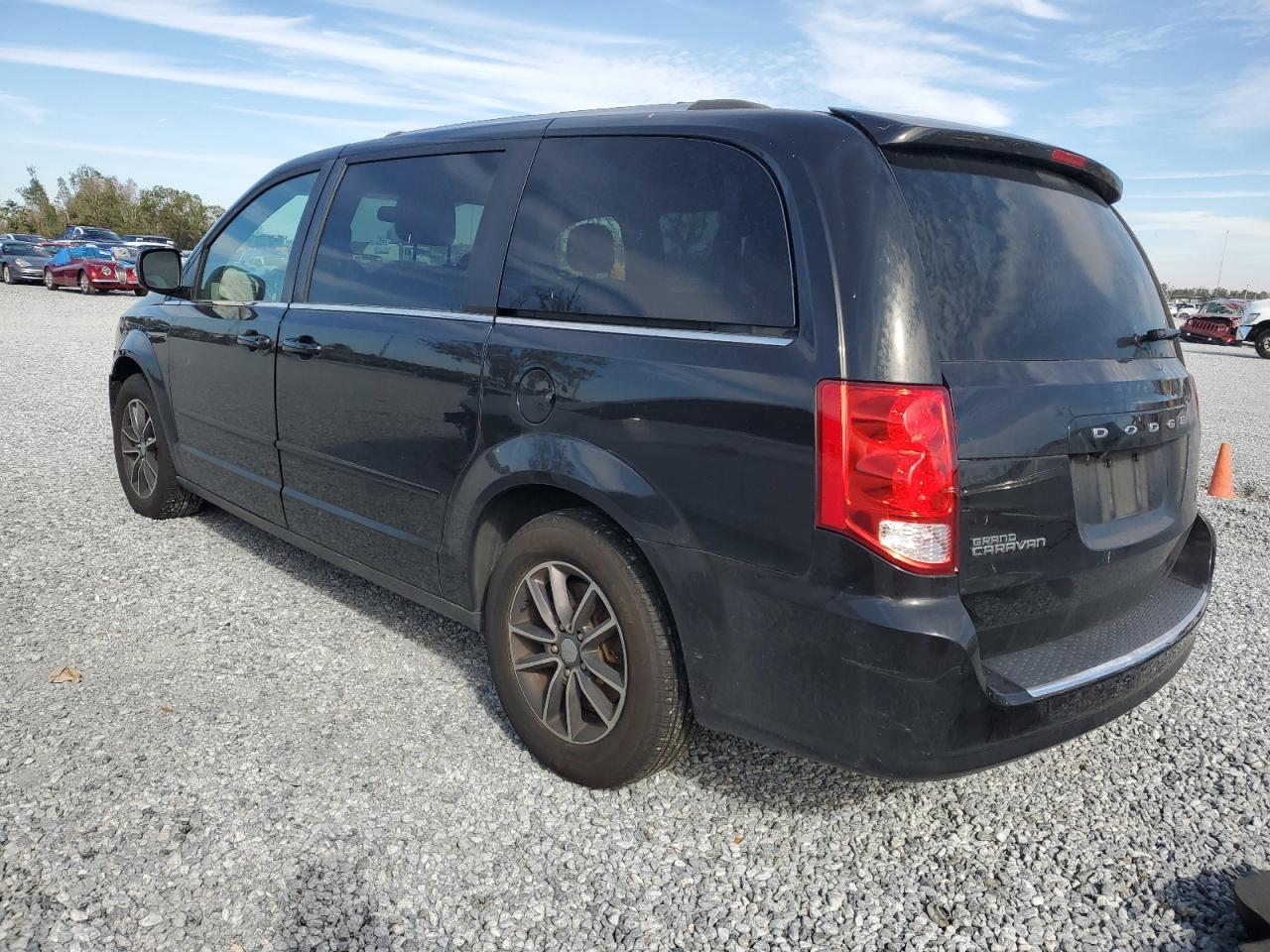 VIN 2C4RDGCG6HR700166 2017 DODGE CARAVAN no.2