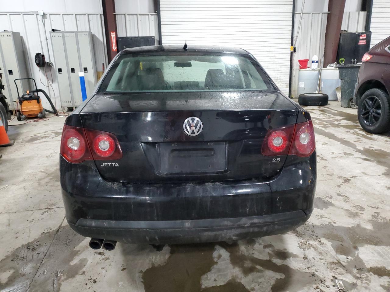 2009 Volkswagen Jetta - Image 6