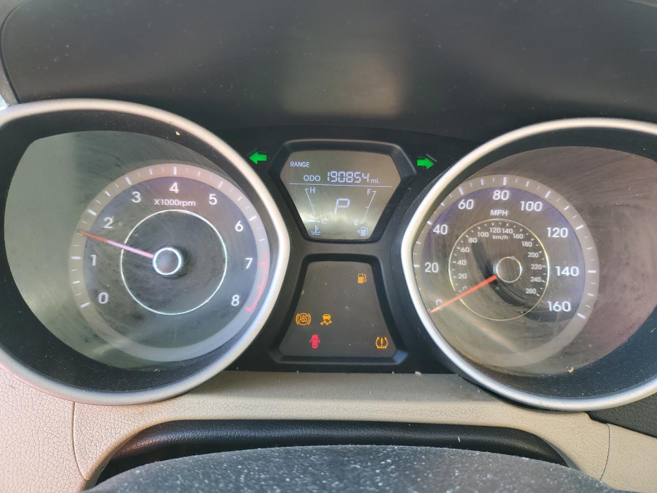 2011 Hyundai Elantra - Image 9