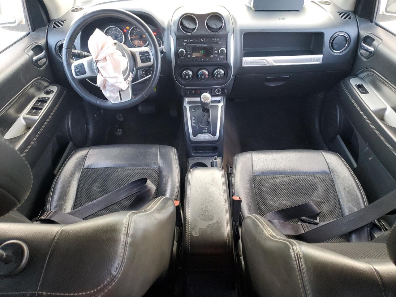 2015 Jeep Compass - Image 8